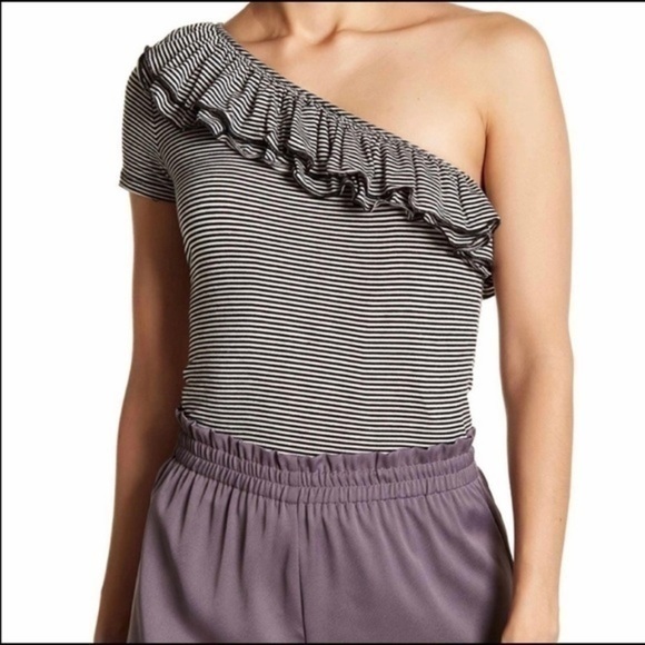 Romeo & Juliet Couture Tops - Romeo & Juliet Couture Striped One Shoulder Tee S